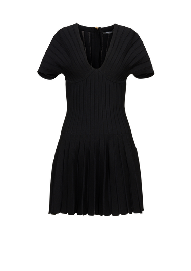 Short pleated knit dress